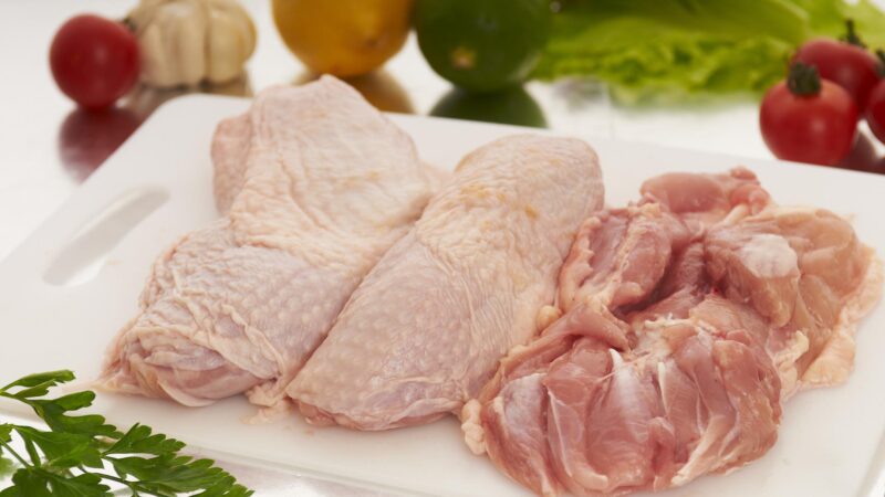 Carnes e ovos: ABPA projeta crescimento de produção e exportação em 2025 e 2026