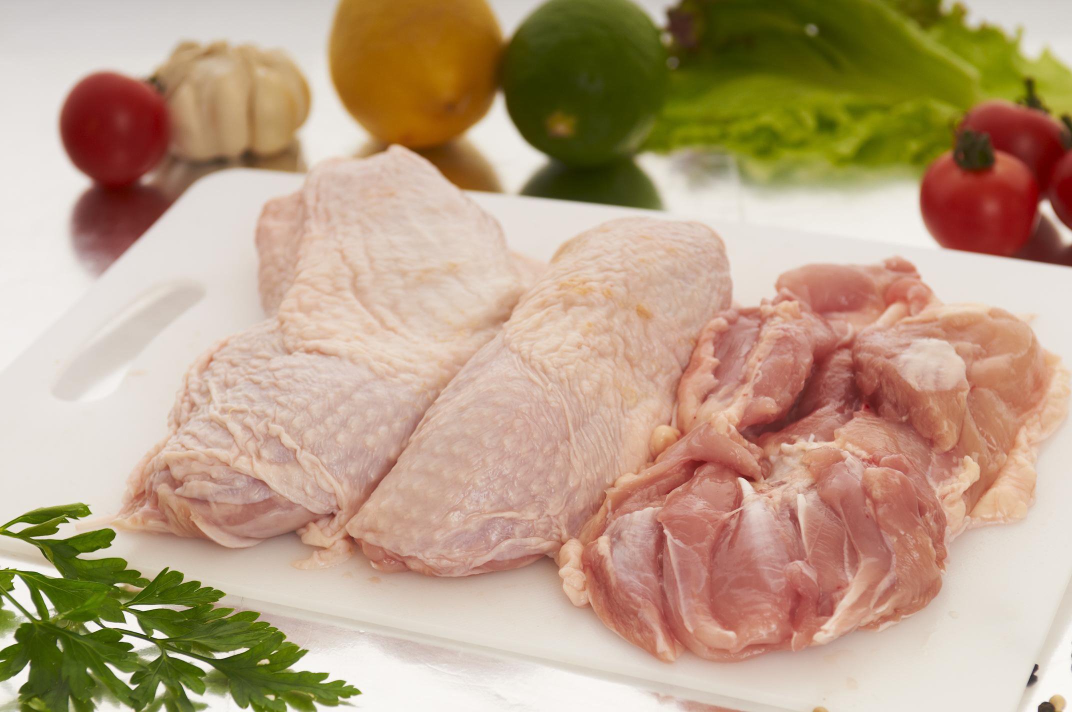 Carnes e ovos: ABPA projeta crescimento de produção e exportação em 2025 e 2026