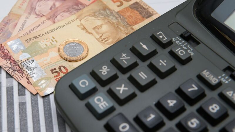 Focus indica inflação menor e estabilidade no câmbio até o fim do ano