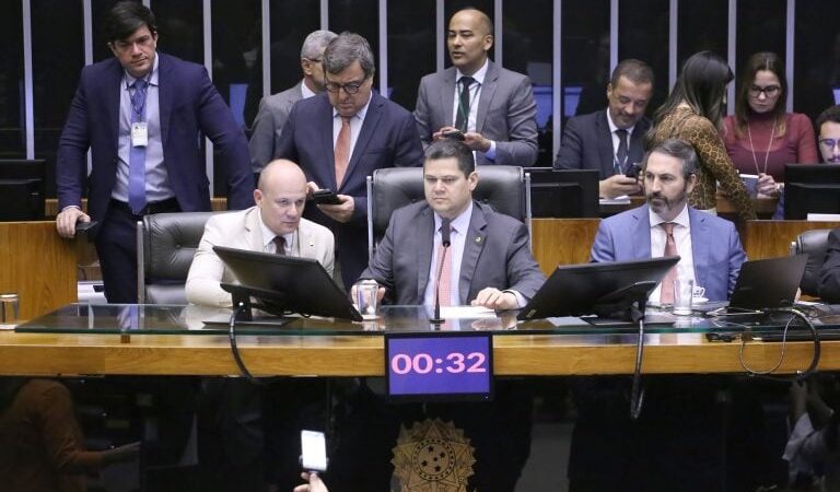 Orçamento de 2026 antecipa a disputa eleitoral e fragiliza o ajuste fiscal