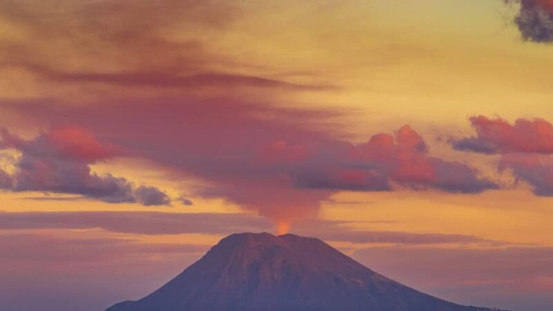 Este vulcão está expelindo lava há quase 2 mil anos