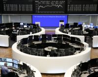 Dólar ronda estabilidade enquanto mercado aguarda dados da economia dos EUA