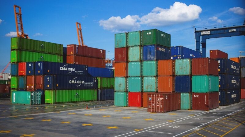 Tarifaço faz exportações brasileiras para os EUA despencarem em 2025