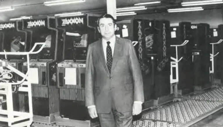 Morre aos 95 anos David Rosen, cofundador da Sega e um dos pioneiros dos fliperamas no Japão