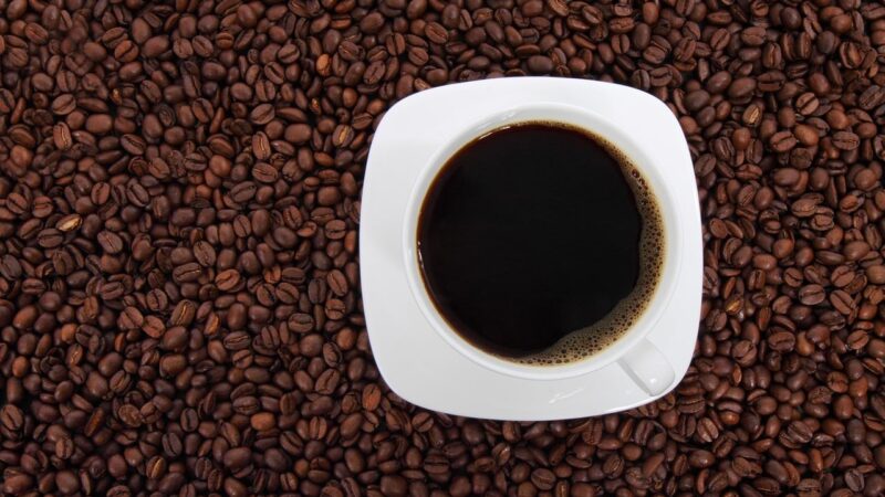 Exportações de café devem aumentar, mas ainda longe do recorde de 2024, diz setor