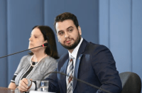Filipe Martins fez uso das redes mesmo proibido pelo STF, afirma Moraes