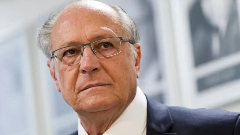 Brasil não perde competitividade com tarifa de 10% dos EUA, diz Alckmin