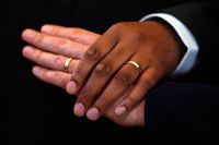 PoderData: apoio ao casamento gay atinge 52% e bate recorde