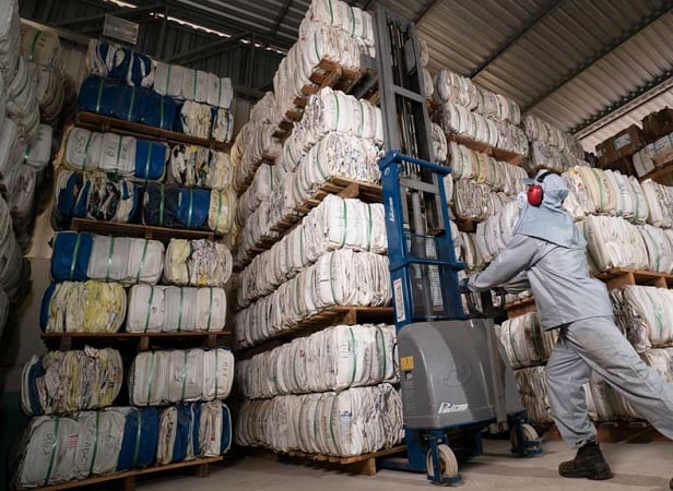 Brasil supera 900 mil t de embalagens vazias de defensivos com destinação correta