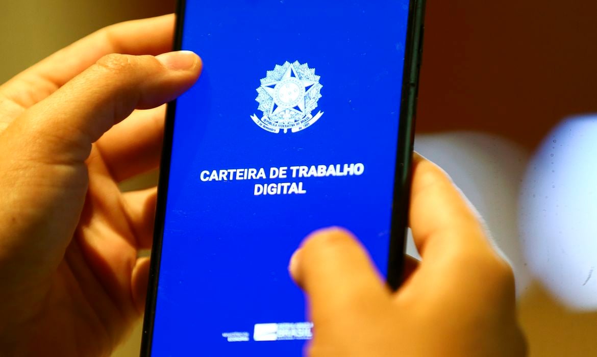 Redução da jornada pode elevar custos e ameaçar empregos, diz Abimaq
