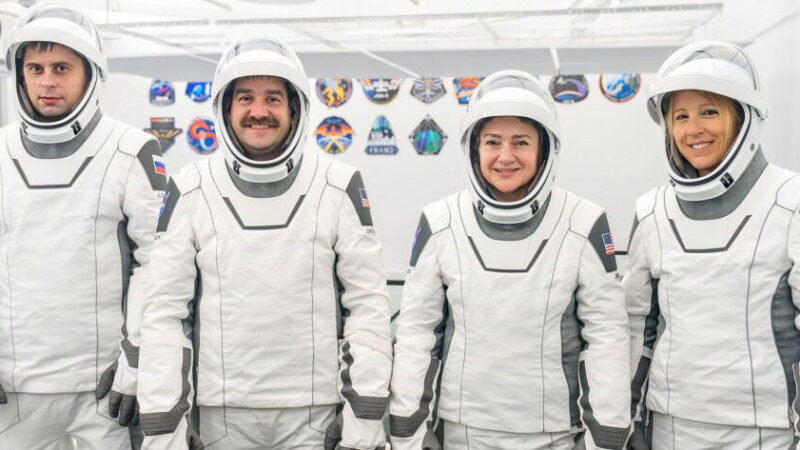 NASA e SpaceX adiam lançamento da missão Crew-12 