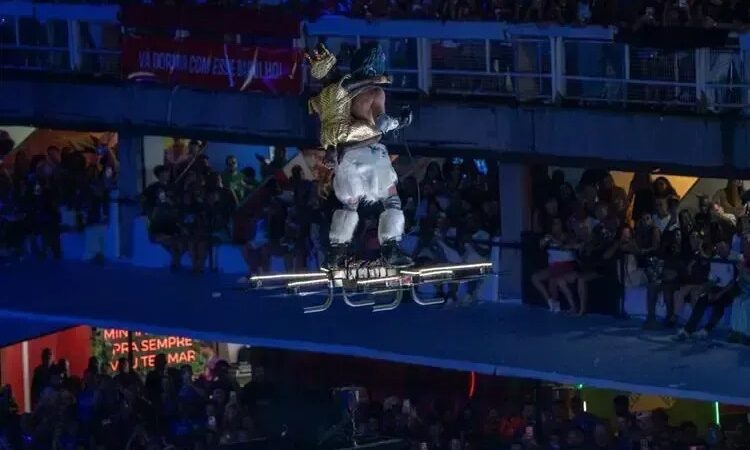 Anac pede esclarecimentos à Portela por drone tripulado durante desfile