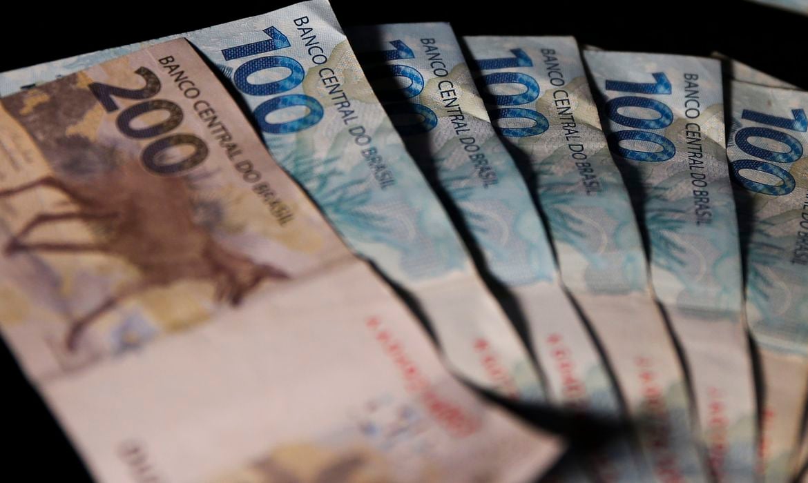 Inflação oficial de janeiro fica em 0,33%, segundo IBGE