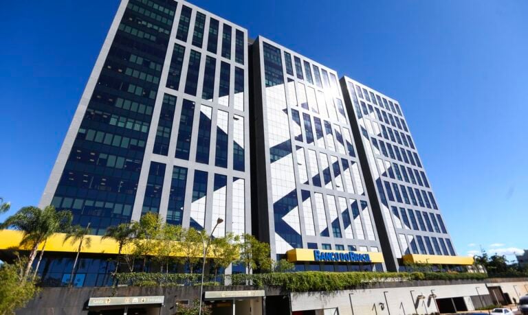 Lucro do Banco do Brasil cai 45% em 2025 pressionado pela inadimplência no agro