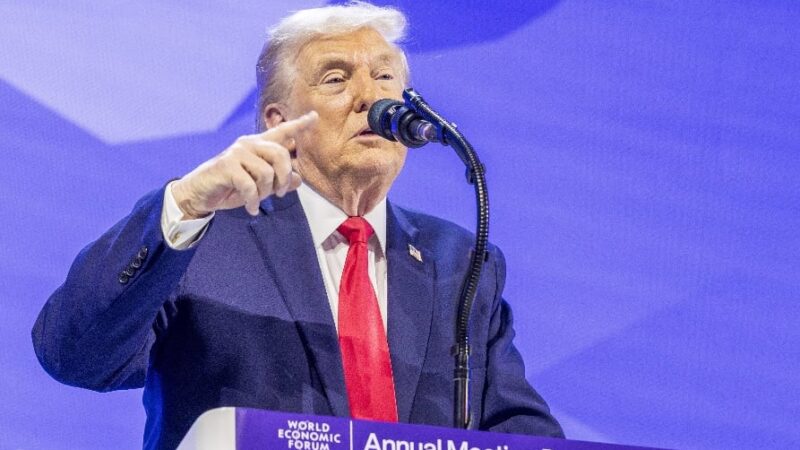 Com petróleo acima de US$ 100, Trump propõe coalizão para reabrir o Estreito de Ormuz