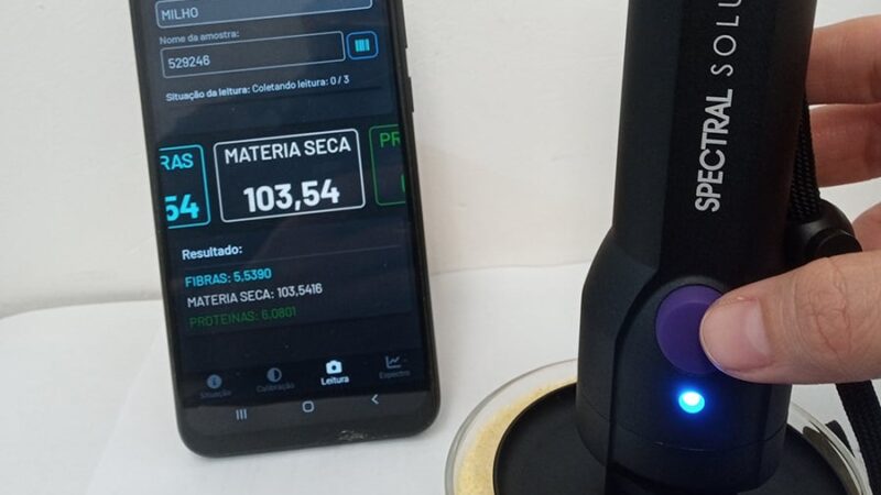 Novo sistema portátil avalia teores de proteína e óleo de grãos moídos de milho e sorgo