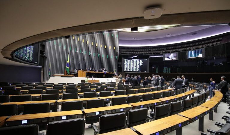 Projeto de Lei quer impedir aplicação de leis islâmicas no Brasil
