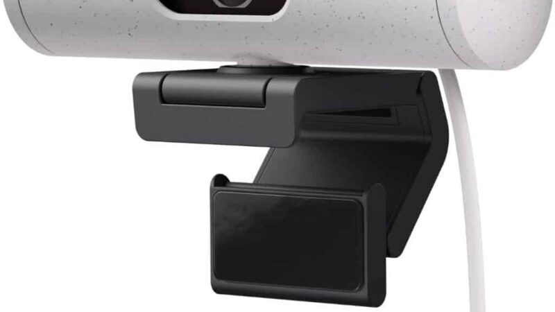 Para trabalho ou estudos: webcam Logitech Brio 500 em promoção
