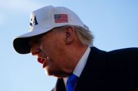 Com xingamentos, Trump ameaça Irã com bombardeios em pontes e usinas