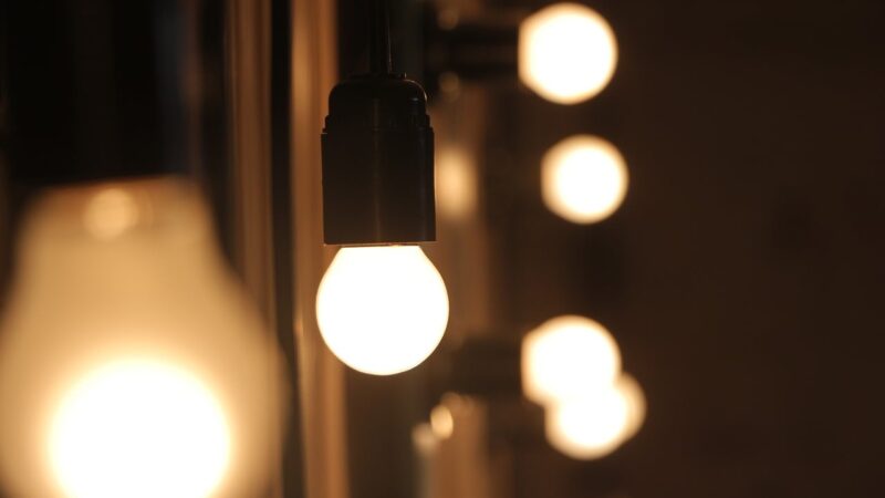 Conta de luz ficará mais cara em maio, anuncia Aneel