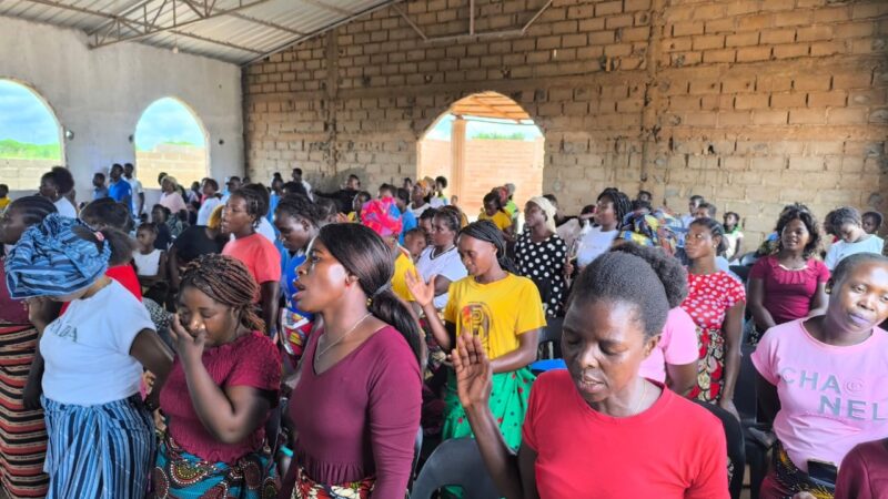 Pastor africano leva mais de 60 prostitutas a Jesus: “Agora são evangelistas”