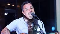 Cantor Adriano Muniz é encontrado morto em apartamento no DF