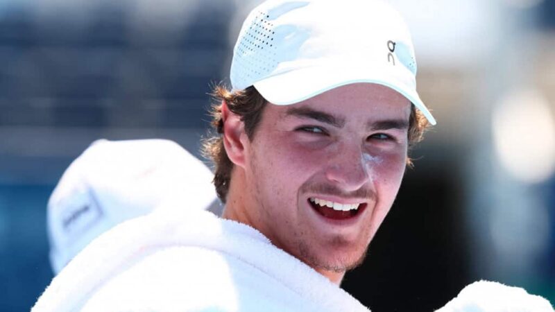 João Fonseca em Roland Garros: onde acompanhar o duelo do brasileiro contra Casper Rudd