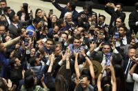 Waack: Apelo populista do fim da escala 6×1 domina políticos